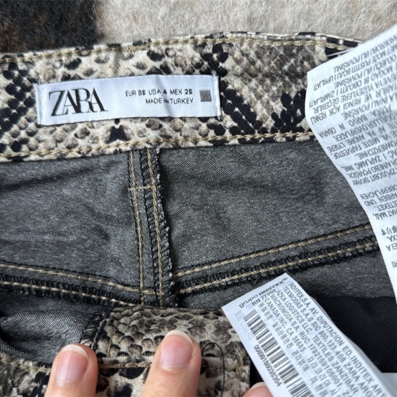 Zara never used pants stunning , size USA 4 - Picture 4 of 7
